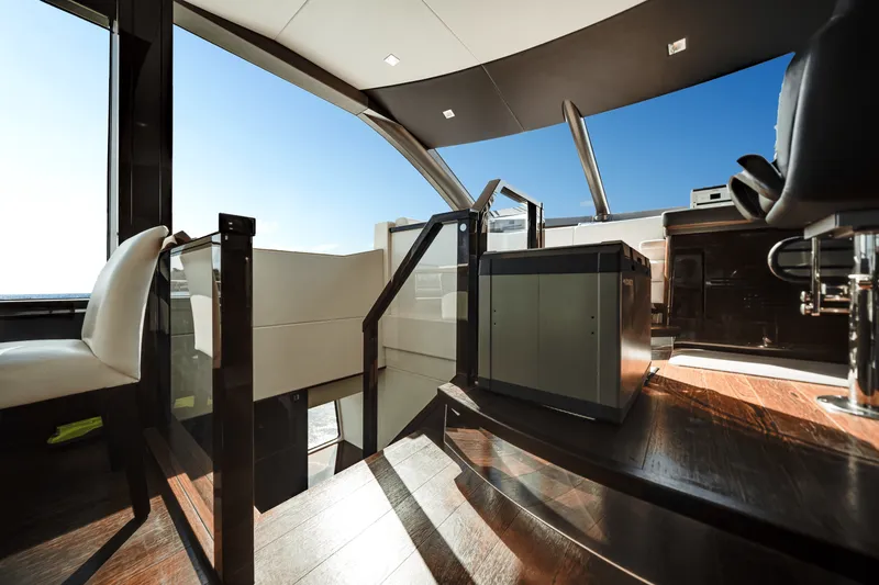 Slide: The Image of Sunseeker 76 YACHT 2019 - 29