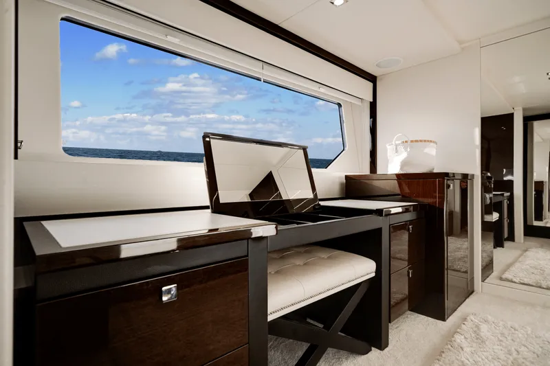 Slide: The Image of Sunseeker 76 YACHT 2019 - 34