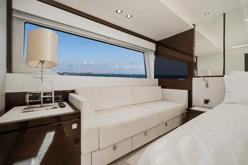 Slide: The Image of Sunseeker 76 YACHT 2019 - 35