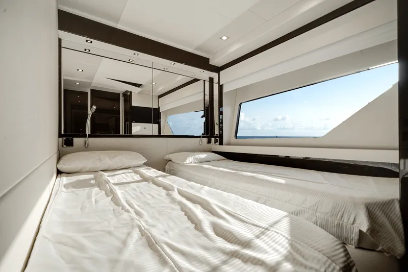 Slide: The Image of Sunseeker 76 YACHT 2019 - 43