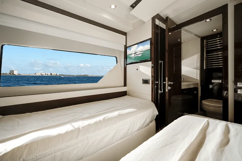 Slide: The Image of Sunseeker 76 YACHT 2019 - 44