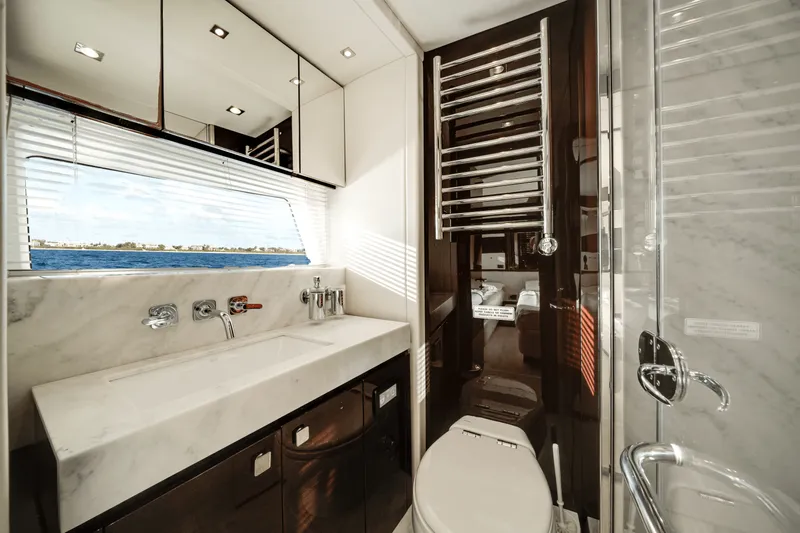 Slide: The Image of Sunseeker 76 YACHT 2019 - 45