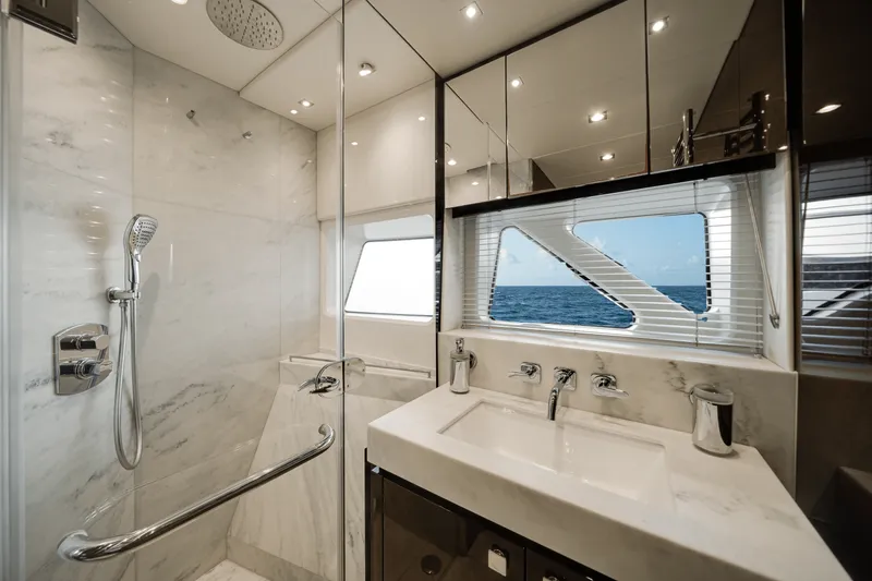 Slide: The Image of Sunseeker 76 YACHT 2019 - 48