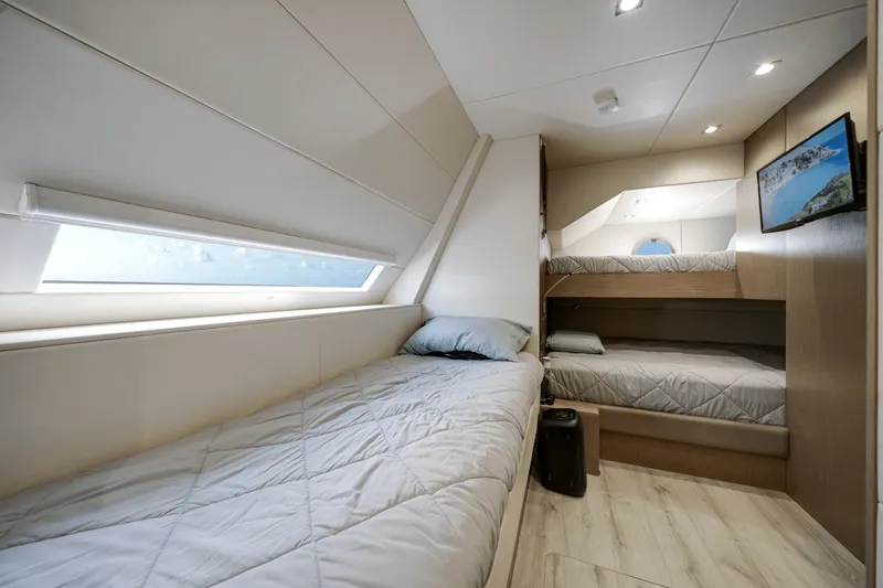 Slide: The Image of Sunseeker 76 YACHT 2019 - 49