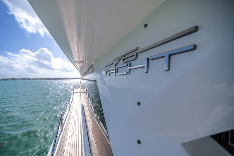 Slide: The Image of Sunseeker 76 YACHT 2019 - 55