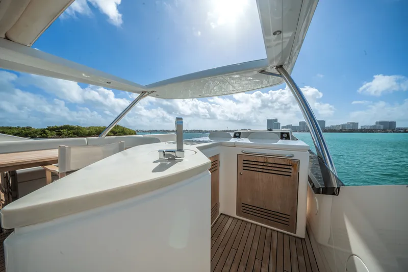 Slide: The Image of Sunseeker 76 YACHT 2019 - 59