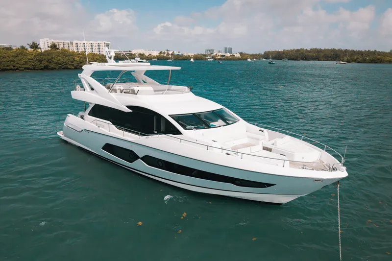 Slide: The Image of Sunseeker 76 YACHT 2019 - 6