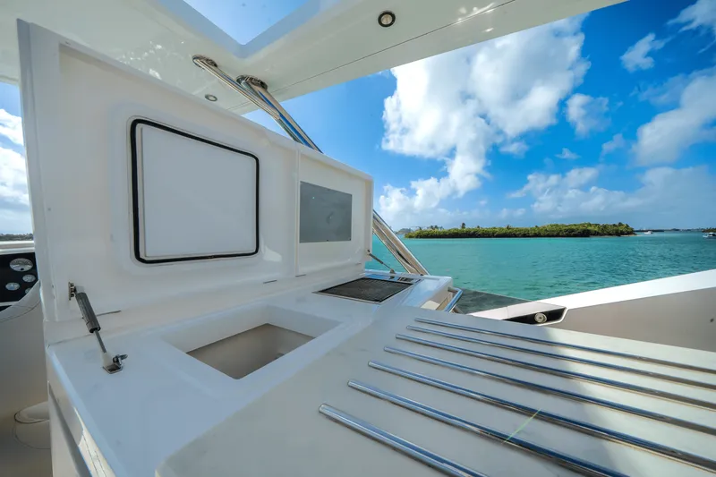 Slide: The Image of Sunseeker 76 YACHT 2019 - 60