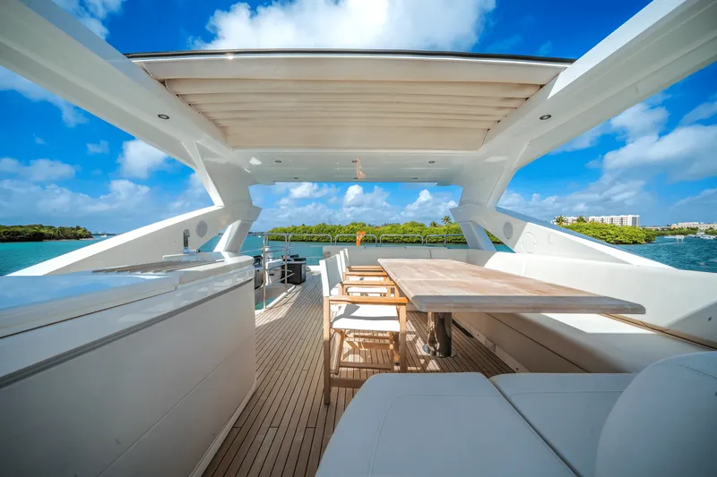 Slide: The Image of Sunseeker 76 YACHT 2019 - 61