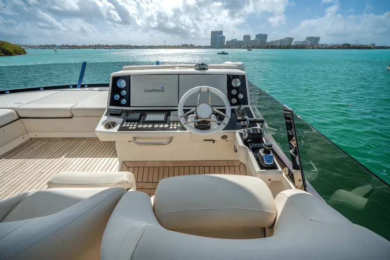 Slide: The Image of Sunseeker 76 YACHT 2019 - 64