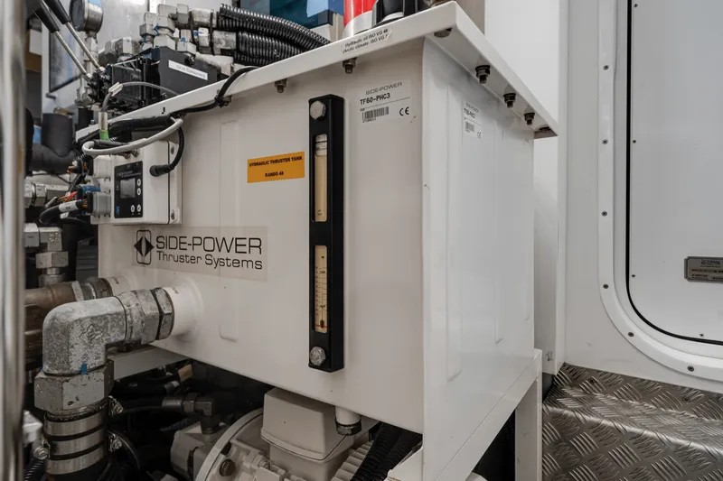 Slide: The Image of Sunseeker 76 YACHT 2019 - 70