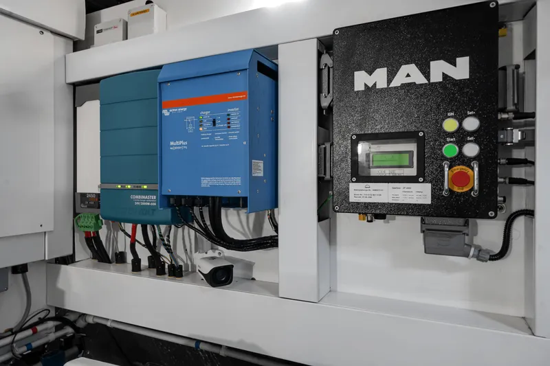 Slide: The Image of Sunseeker 76 YACHT 2019 - 71