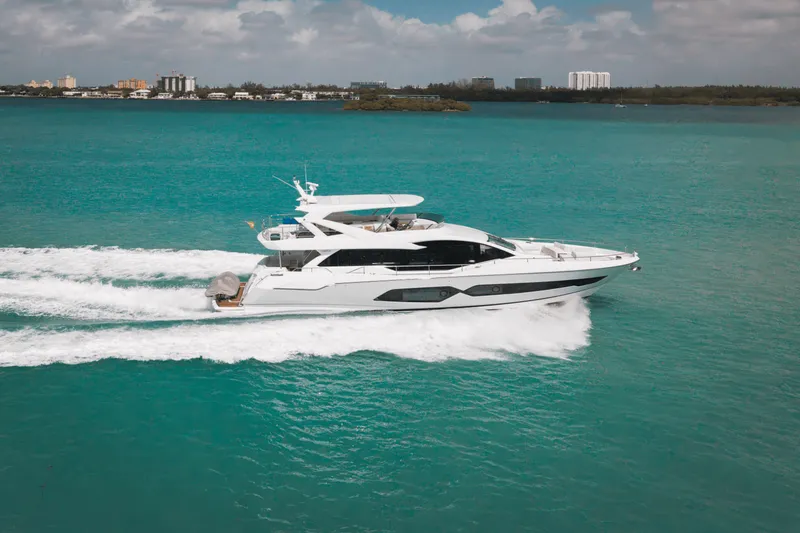 Slide: The Image of Sunseeker 76 YACHT 2019 - 8