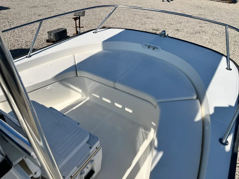Slide: The Image of Boston Whaler 190 MONTAUK 2014 - 11