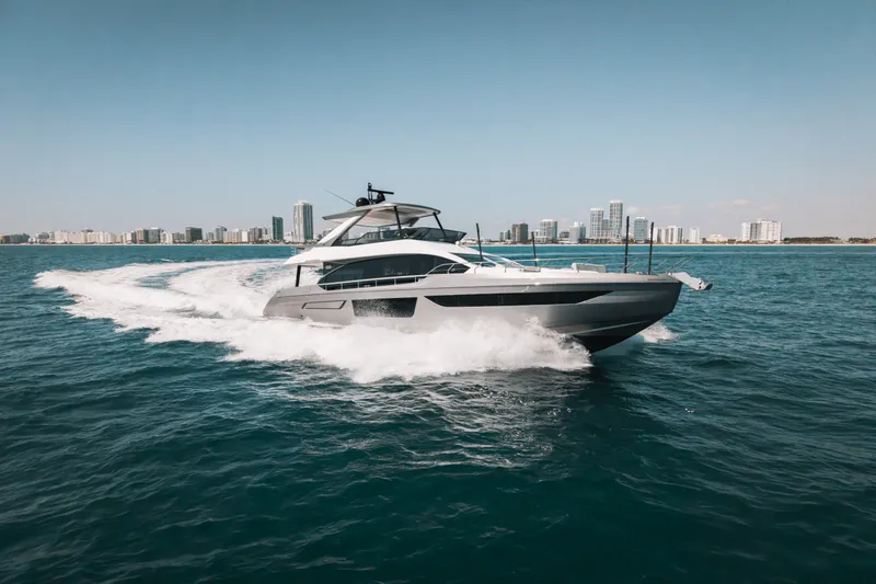 Slide: The Image of Azimut 68 FLY 2023 - 1