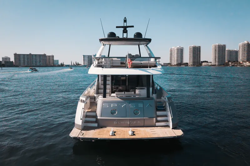 Slide: The Image of Azimut 68 FLY 2023 - 11