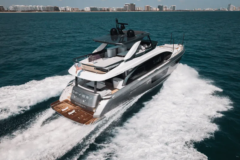 Slide: The Image of Azimut 68 FLY 2023 - 14