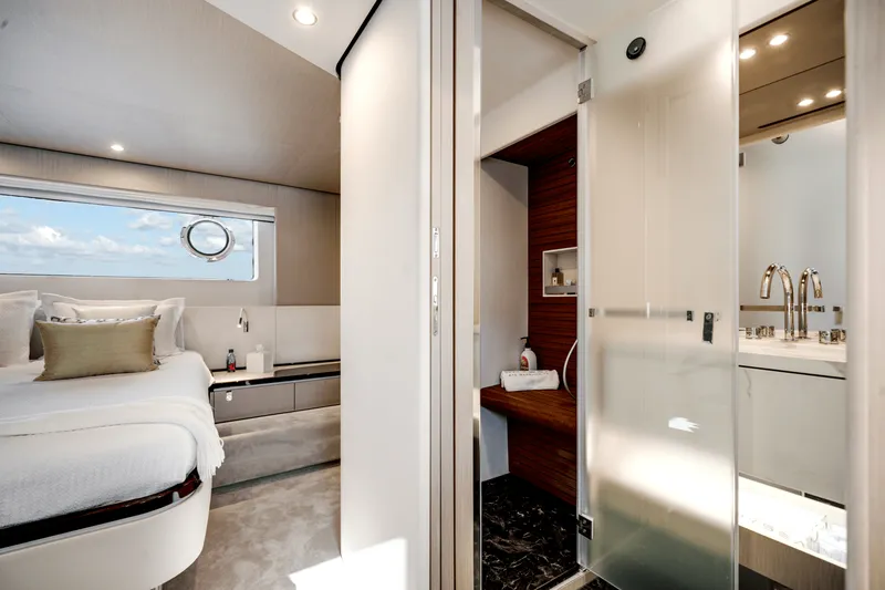 Slide: The Image of Azimut 68 FLY 2023 - 42