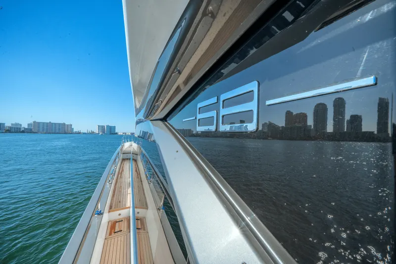 Slide: The Image of Azimut 68 FLY 2023 - 57