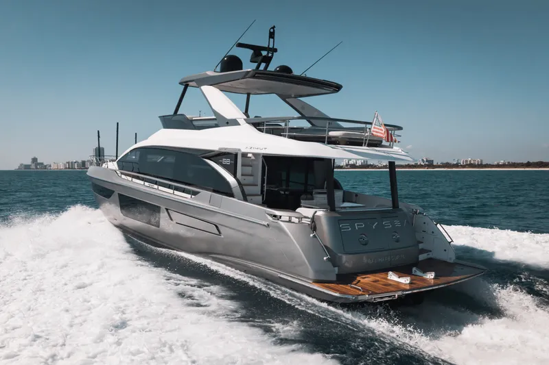 Slide: The Image of Azimut 68 FLY 2023 - 8