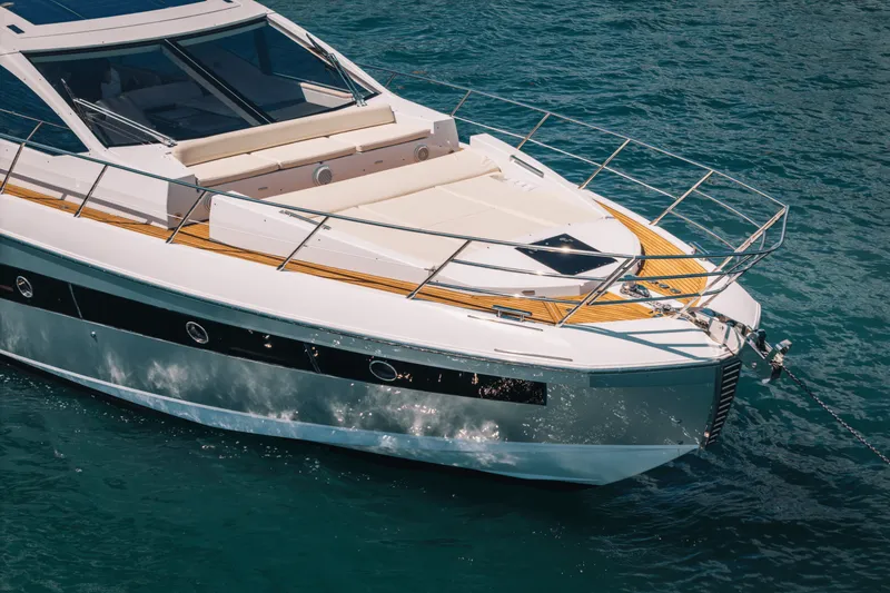 Slide: The Image of Azimut 55S 2017 - 11