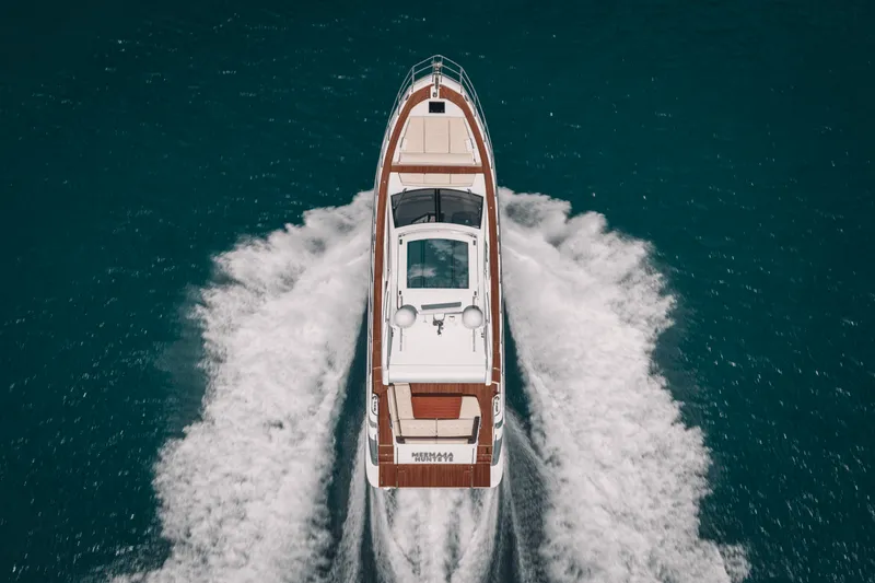 Slide: The Image of Azimut 55S 2017 - 13