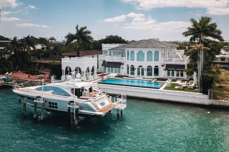 Slide: The Image of Azimut 55S 2017 - 17