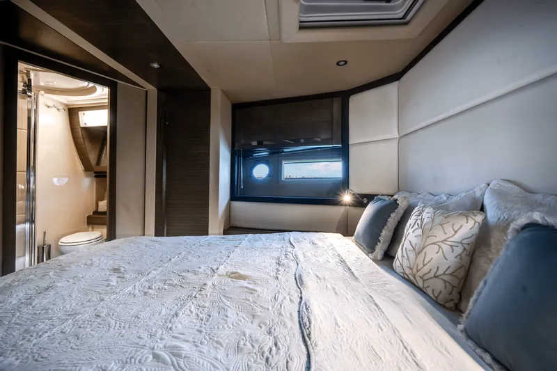 Slide: The Image of Azimut 55S 2017 - 22