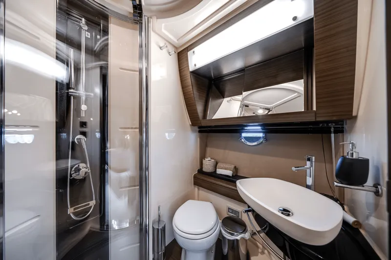 Slide: The Image of Azimut 55S 2017 - 23