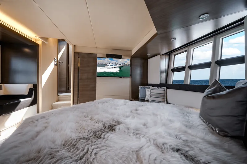 Slide: The Image of Azimut 55S 2017 - 26