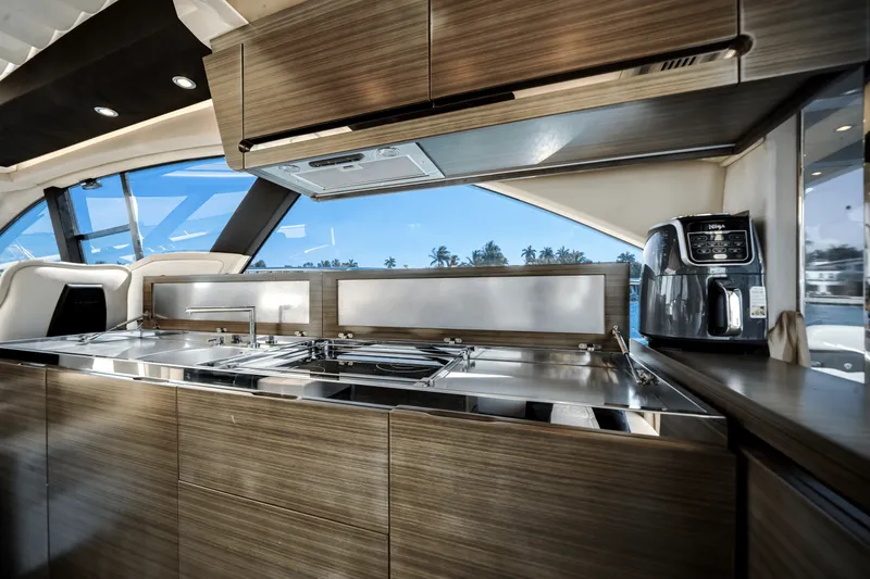 Slide: The Image of Azimut 55S 2017 - 37