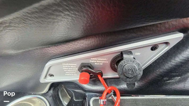 Slide: The Image of 12 V DC Outlets - 13281238