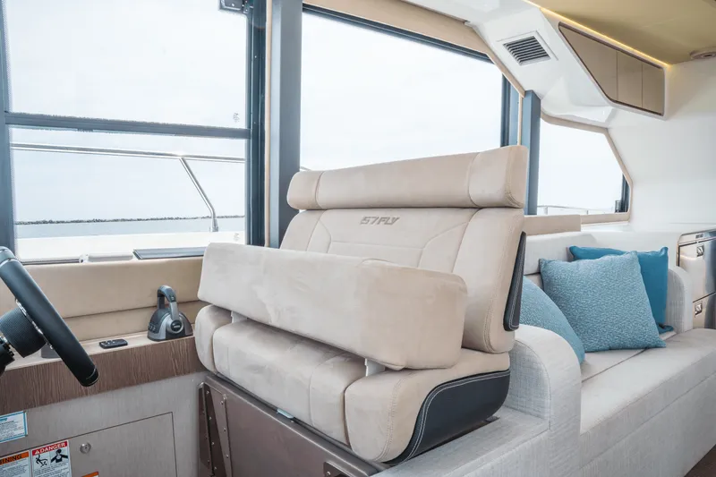 Slide: The Image of Cruisers Yachts 57 Fly 2025 - 39