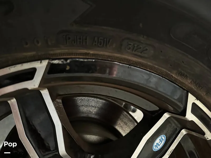 Slide: The Image of Tire Date Code - 13237400