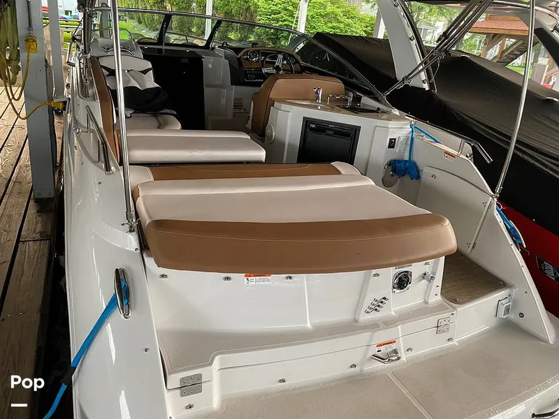 Slide: The Image of Four Winns Vista 255 2018 - 13534614