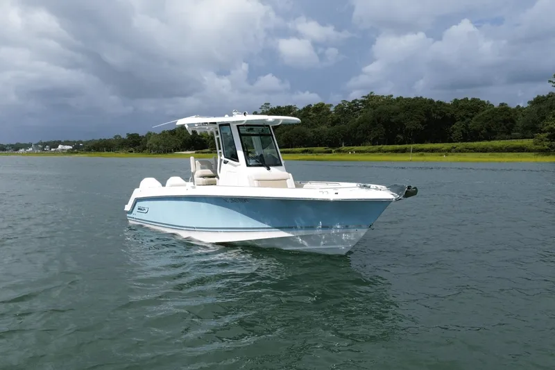 Slide: The Image of Boston Whaler 250 OUTRAGE 2024 - 4