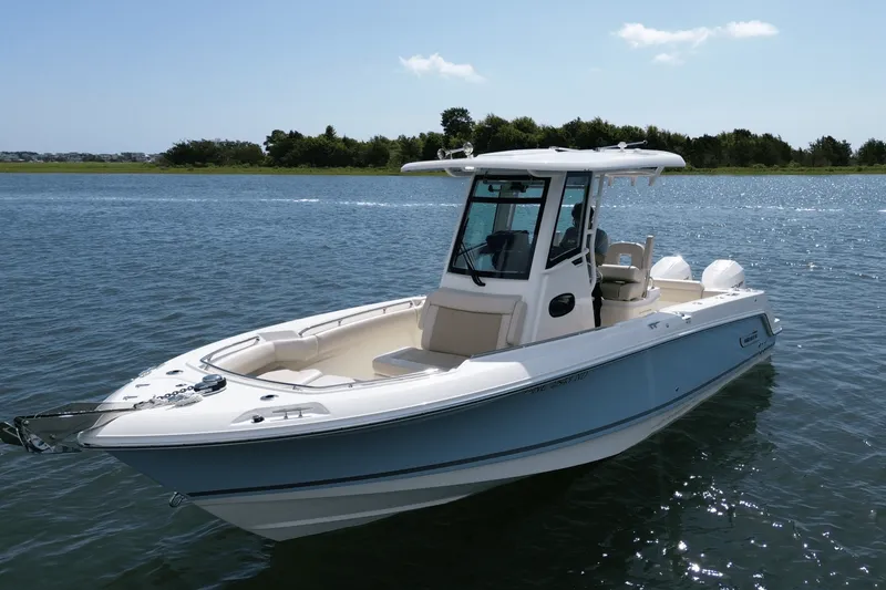 Slide: The Image of Boston Whaler 250 OUTRAGE 2024 - 8