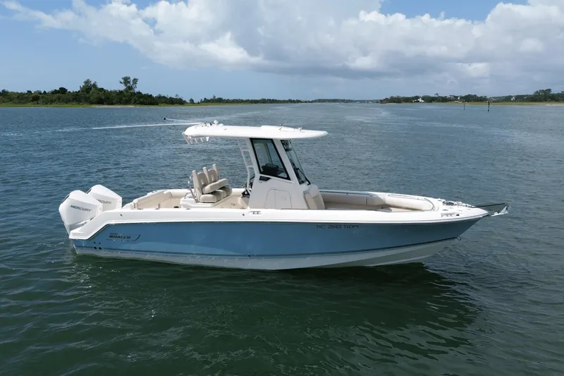 Slide: The Image of Boston Whaler 250 OUTRAGE 2024 - 9