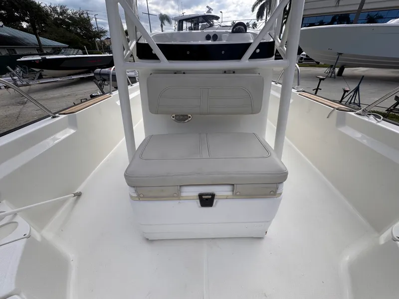 Slide: The Image of Boston Whaler 190 MONTAUK 2022 - 10