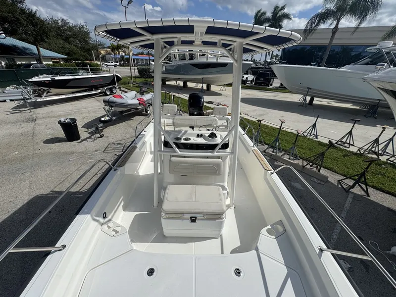 Slide: The Image of Boston Whaler 190 MONTAUK 2022 - 13
