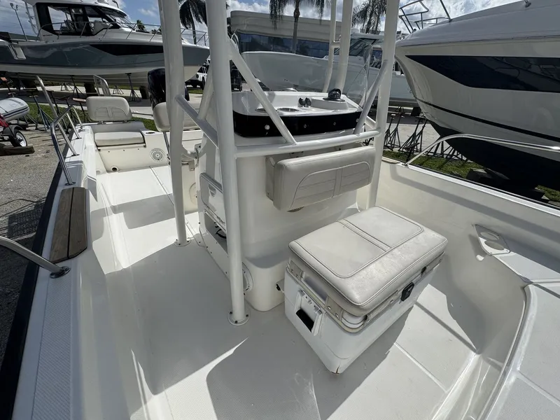 Slide: The Image of Boston Whaler 190 MONTAUK 2022 - 19