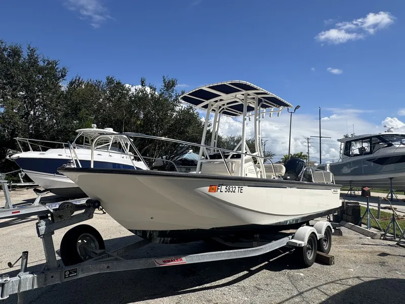 Slide: The Image of Boston Whaler 190 MONTAUK 2022 - 2