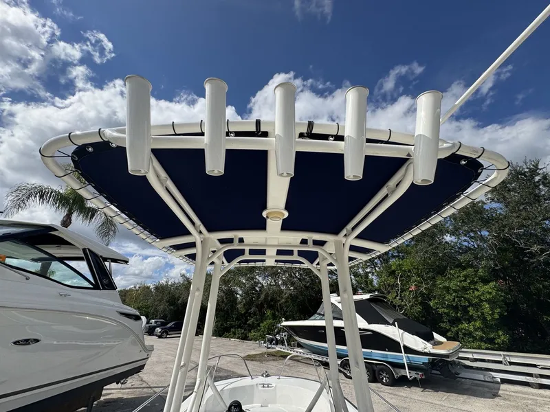 Slide: The Image of Boston Whaler 190 MONTAUK 2022 - 24