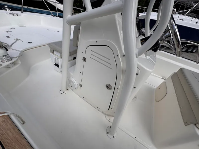 Slide: The Image of Boston Whaler 190 MONTAUK 2022 - 8