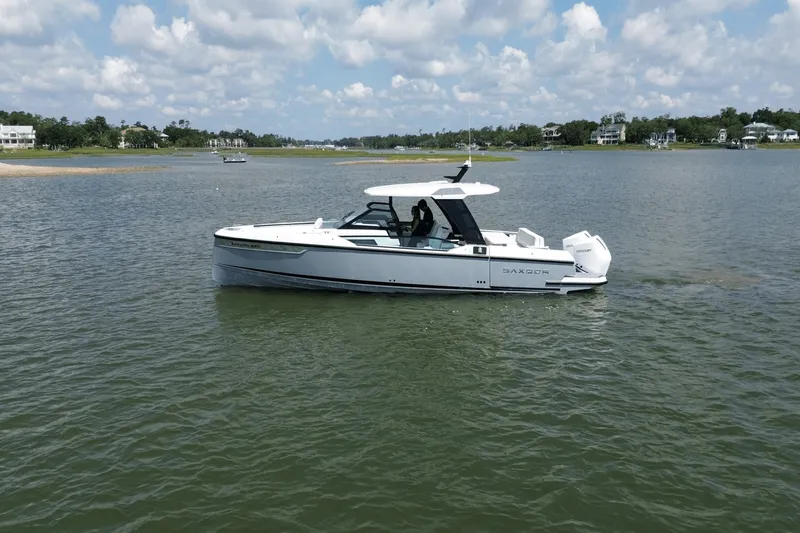 Slide: The Image of Saxdor 320 GTO 2025 - 11