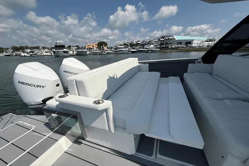 Slide: The Image of Saxdor 320 GTO 2025 - 15