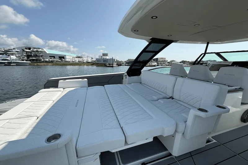 Slide: The Image of Saxdor 320 GTO 2025 - 28