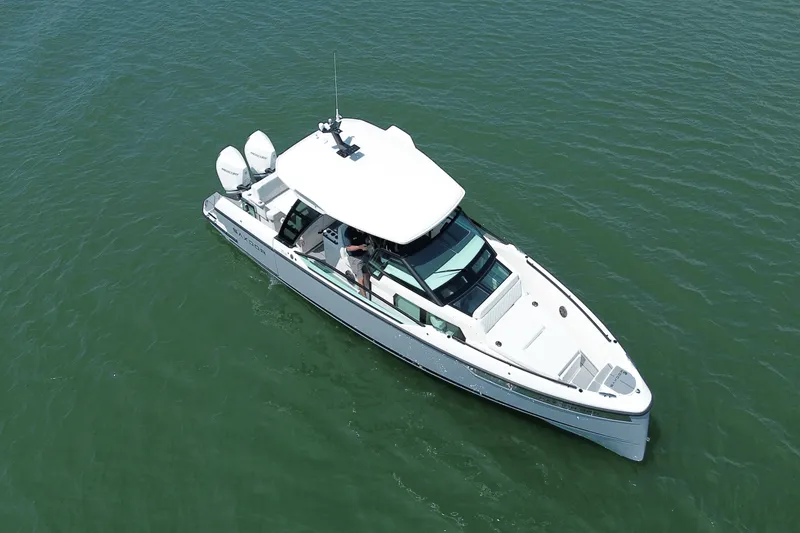 Slide: The Image of Saxdor 320 GTO 2025 - 3