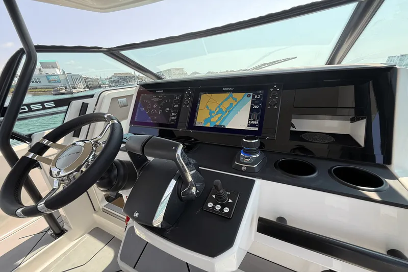 Slide: The Image of Saxdor 320 GTO 2025 - 34