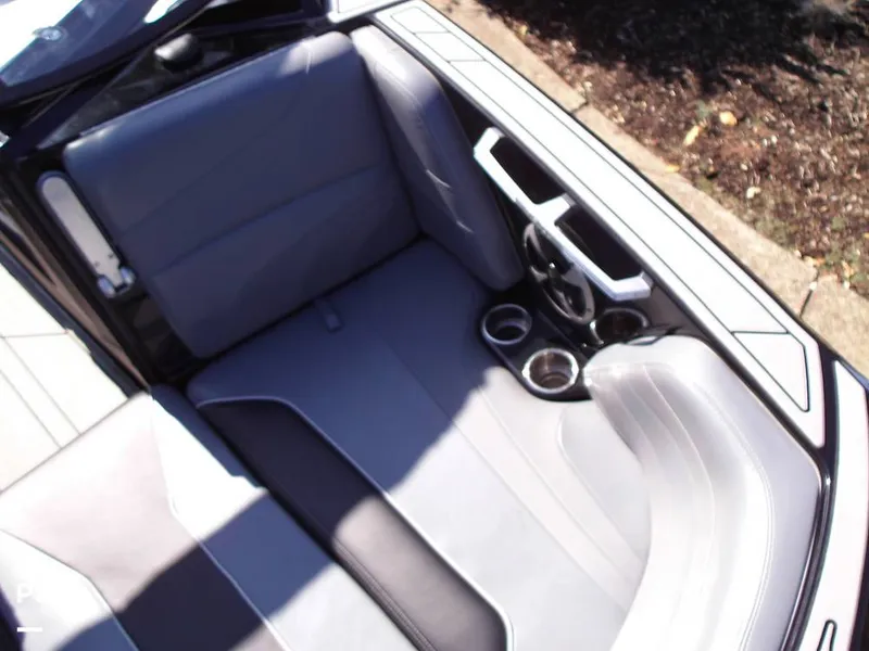 Slide: The Image of Bow Seating - 13219518